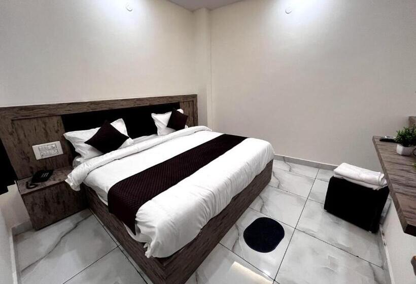 اتاق اکونومی, Fabhotel Dev Palace