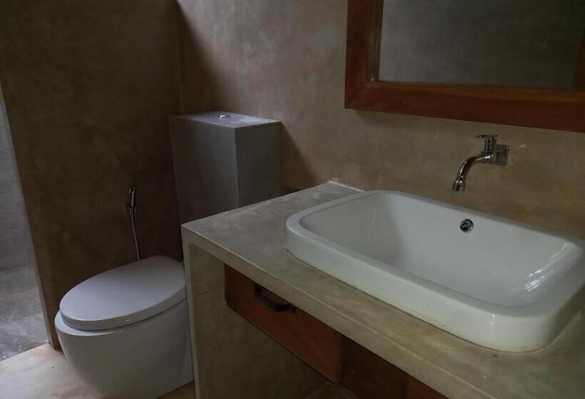 带泳池的标准三人间, Hornbill Forest Habarana