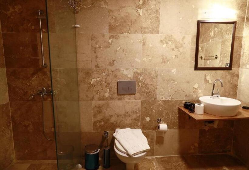 חדר סטנדרט, Hydros Cave Suit