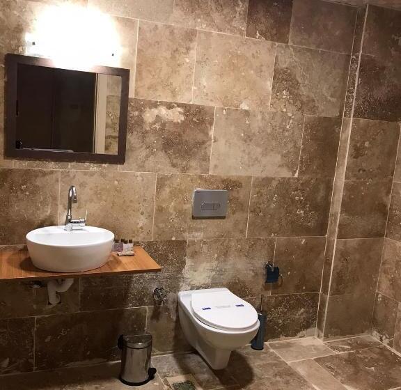 חדר דלוקס, Hydros Cave Suit