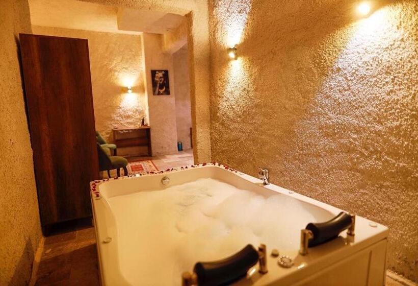 חדר דלוקס, Hydros Cave Suit