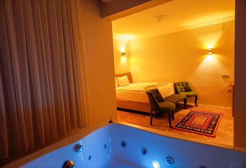 חדר דלוקס, Hydros Cave Suit