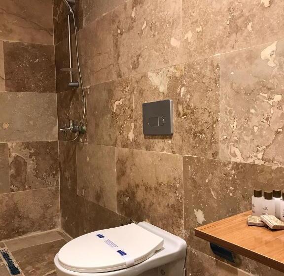 חדר דלוקס, Hydros Cave Suit