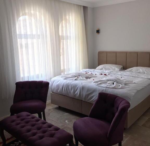 חדר סטנדרט עם מיטת קינג, Hydros Cave Suit