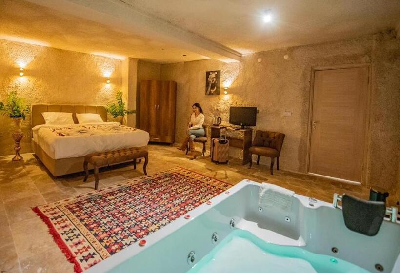 Quarto Estandar Cama King, Hydros Cave Suit