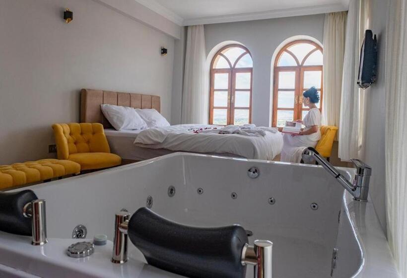 חדר סטנדרט עם מיטת קינג, Hydros Cave Suit