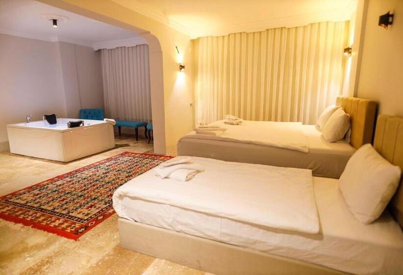 Quarto Estandar Cama King, Hydros Cave Suit