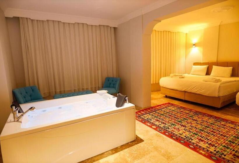 חדר סטנדרט עם מיטת קינג, Hydros Cave Suit