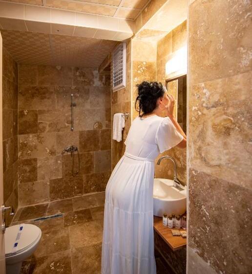 חדר סטנדרט עם מיטת קינג, Hydros Cave Suit