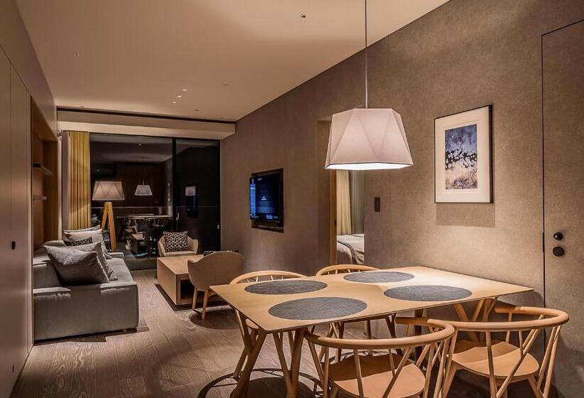 מיטת קינג בסוויטה, Muwa Niseko