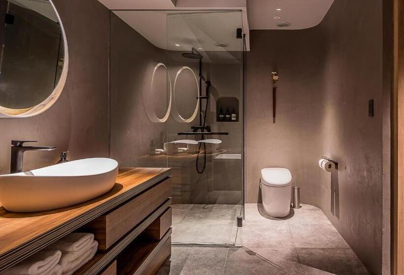 סוויטה, Muwa Niseko