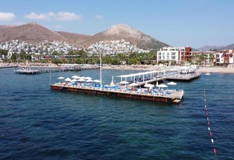 جناح مطلّ علي البحر, Sundance Suites