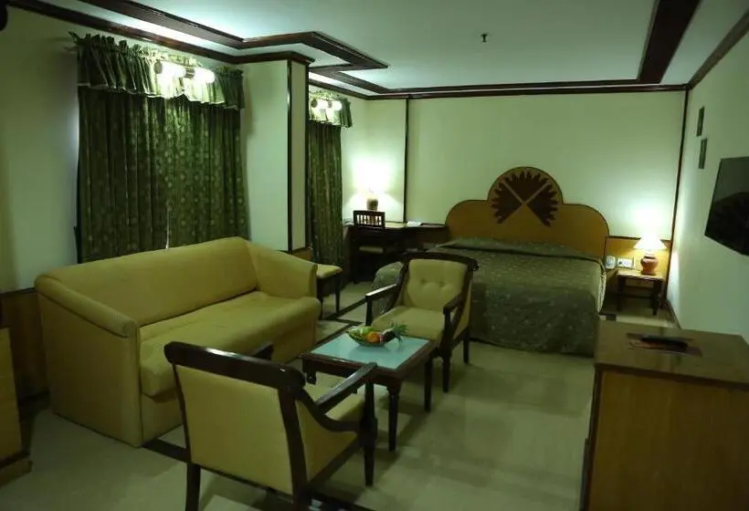 キングサイズベッドのデラックスルーム, The Surya, Cochin