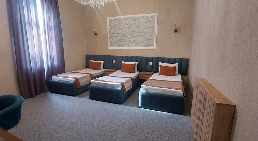 اتاق سوپریور سه تخته, Pera Hotel Baku