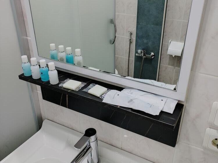 اتاق سوپریور سه تخته, Pera Hotel Baku