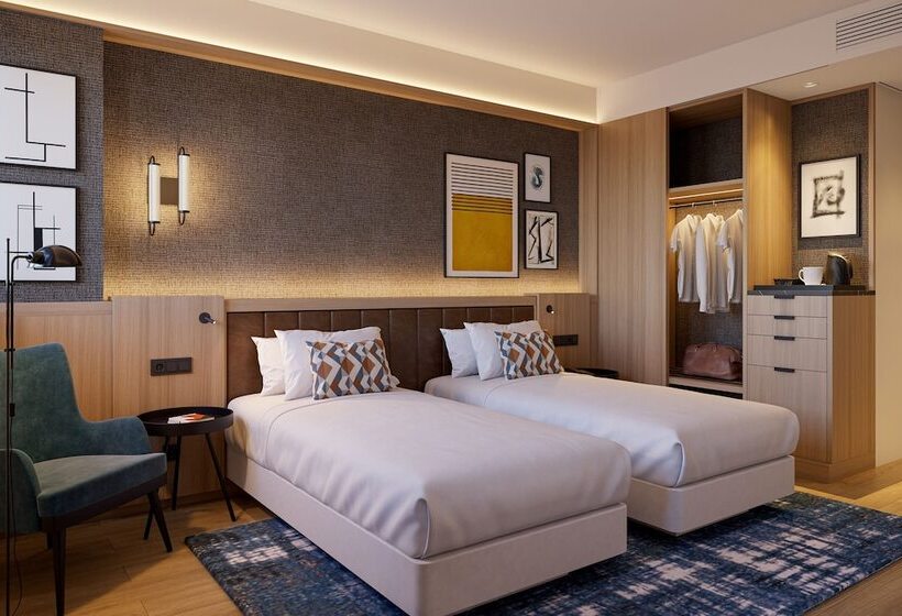 Номер Стандарт Вид на Город, Four Points By Sheraton Barcelona Airport