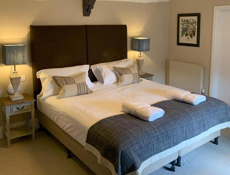 Family Suite, The Crown At Shipton