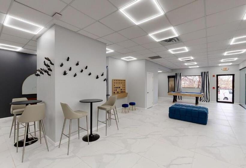 Standard Studio, Three Rivers Apartments By Barsala
