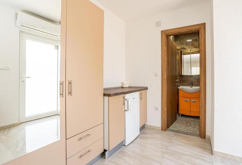 Апартаменты 3 Спальни, Guest House Stipanovi Dvori