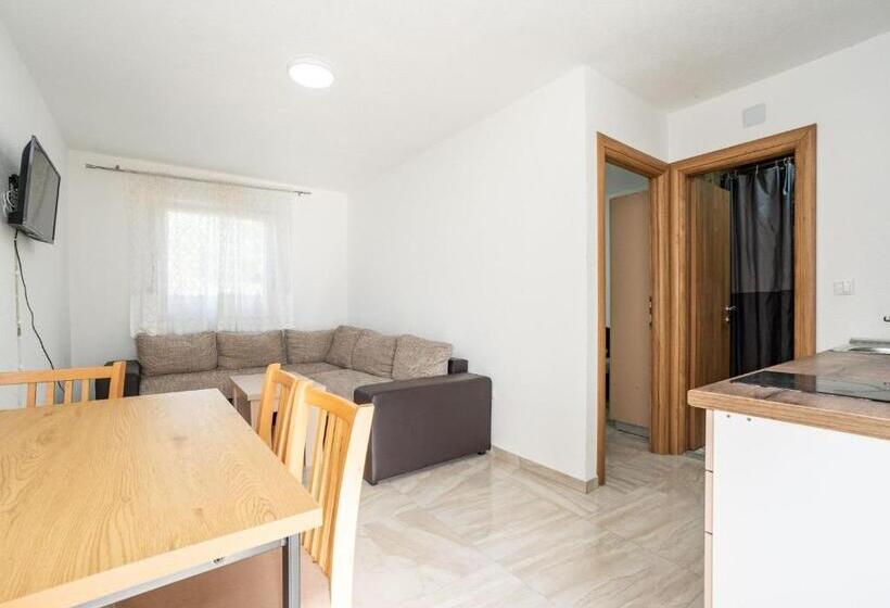 Апартаменты 3 Спальни, Guest House Stipanovi Dvori