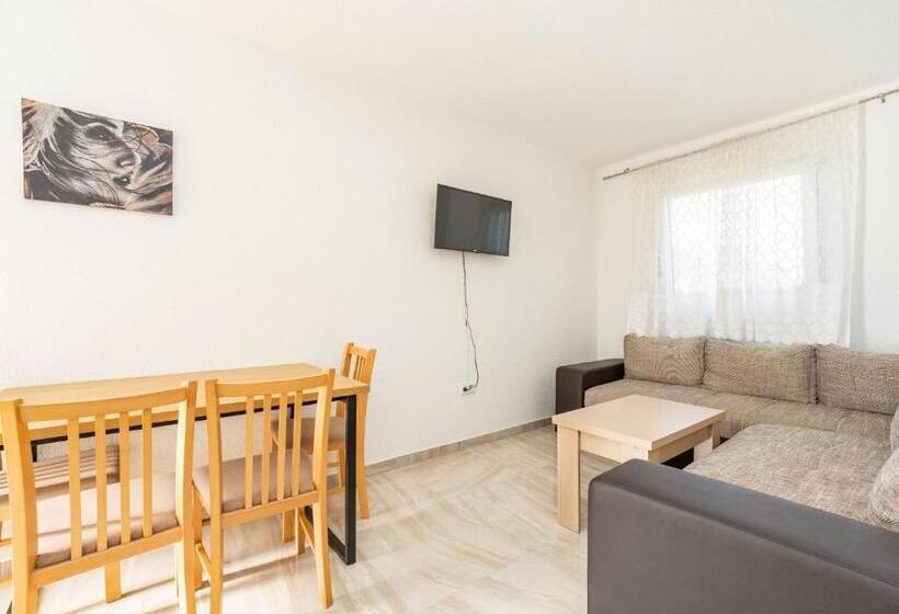 Апартаменты 3 Спальни, Guest House Stipanovi Dvori