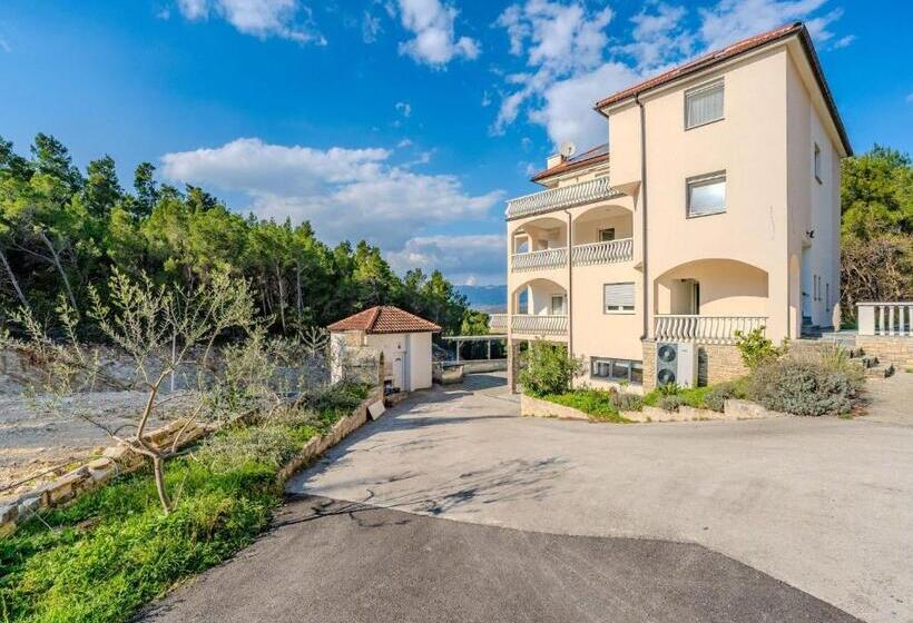 Апартаменты 3 Спальни, Guest House Stipanovi Dvori