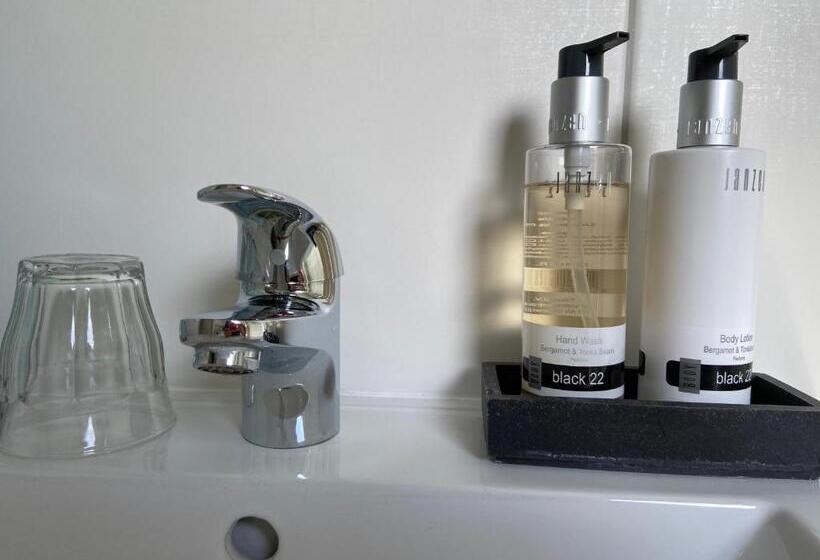 带共用浴室的标准房间, B&b Het Atelier