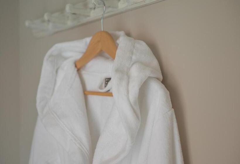 带共用浴室的标准房间, B&b Het Atelier