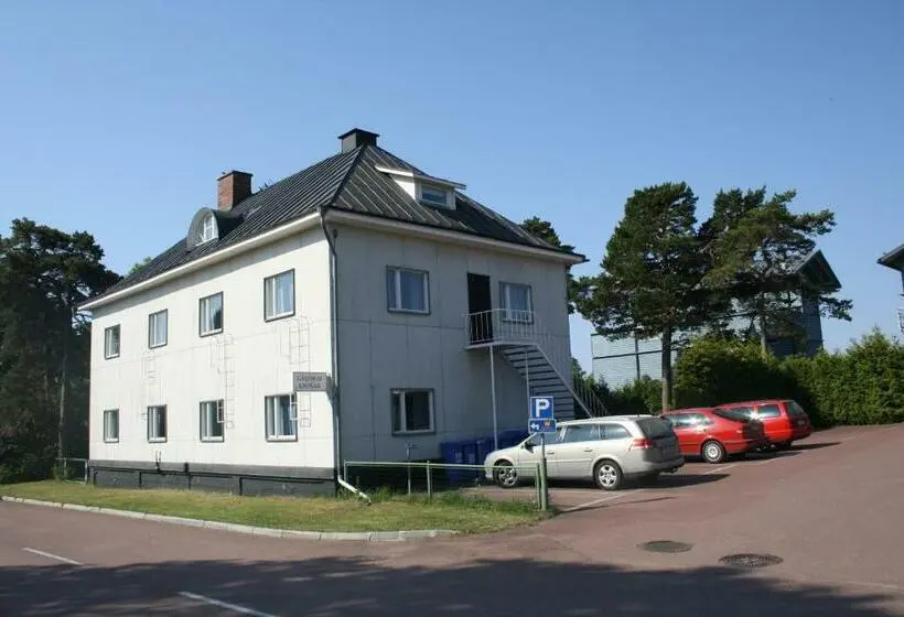 バスルーム共有のトリプルスタンダード, Gästhem Kronan