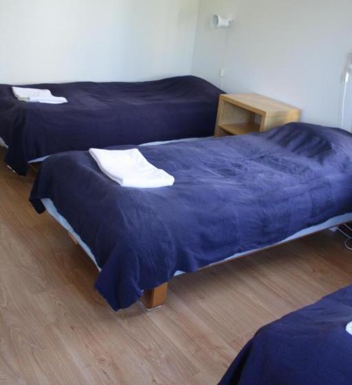 חדר סטנדרט לשלושה עם חדר אמבטיה משוף, Gästhem Kronan