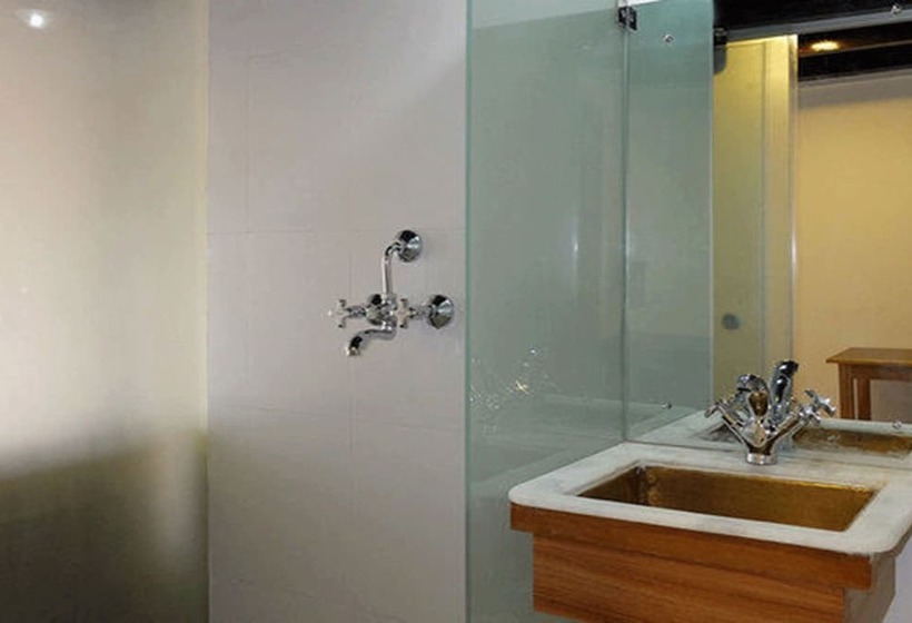 اتاق رمانتیک, Lalit Heritage Home