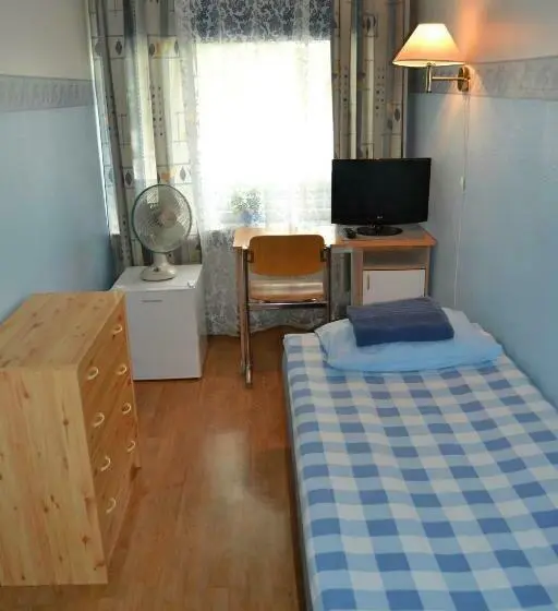 اتاق استاندارد یک تخته با سرویس بهداشتی مشترک, Hostel Matkakoti Patria