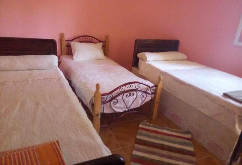 اتاق ساده سه نفره, Ahmed Safari Camp &