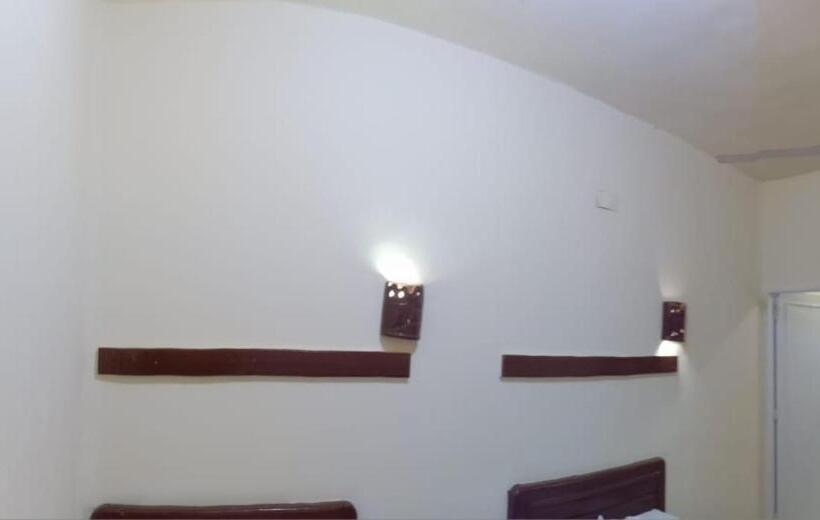 اتاق ساده سه نفره, Ahmed Safari Camp &