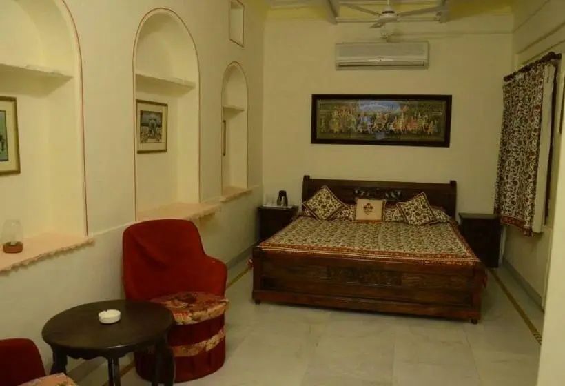 Deluxe-huone, Dev Niwas , Bundi