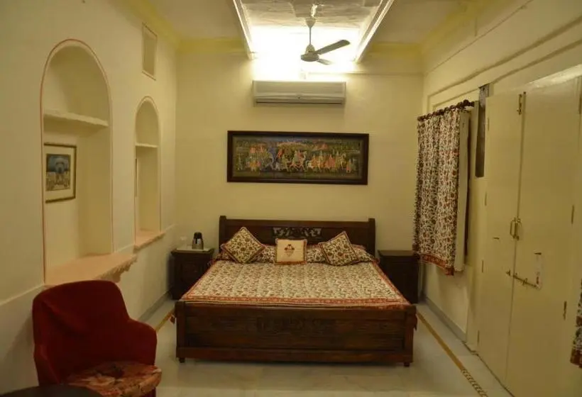 Deluxe-huone, Dev Niwas , Bundi