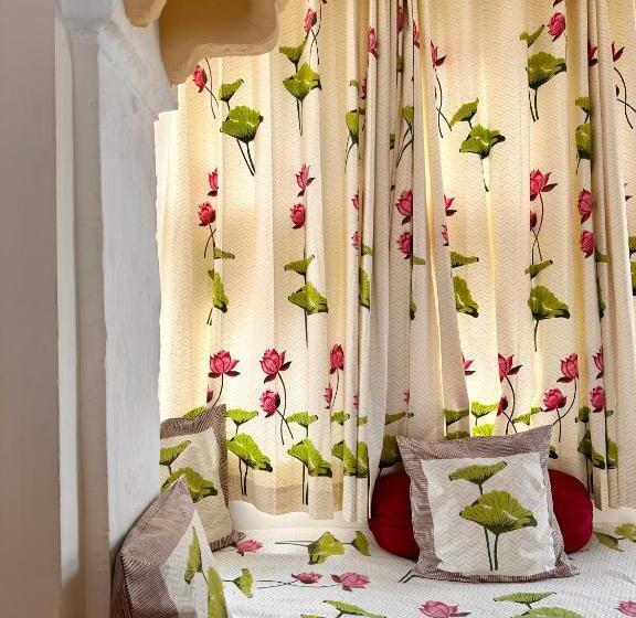 Deluxe Room, Dev Niwas , Bundi