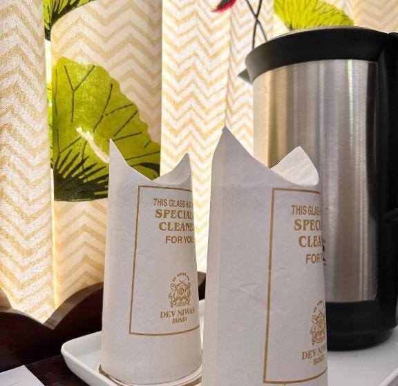 غرفة ديلوكس, Dev Niwas , Bundi