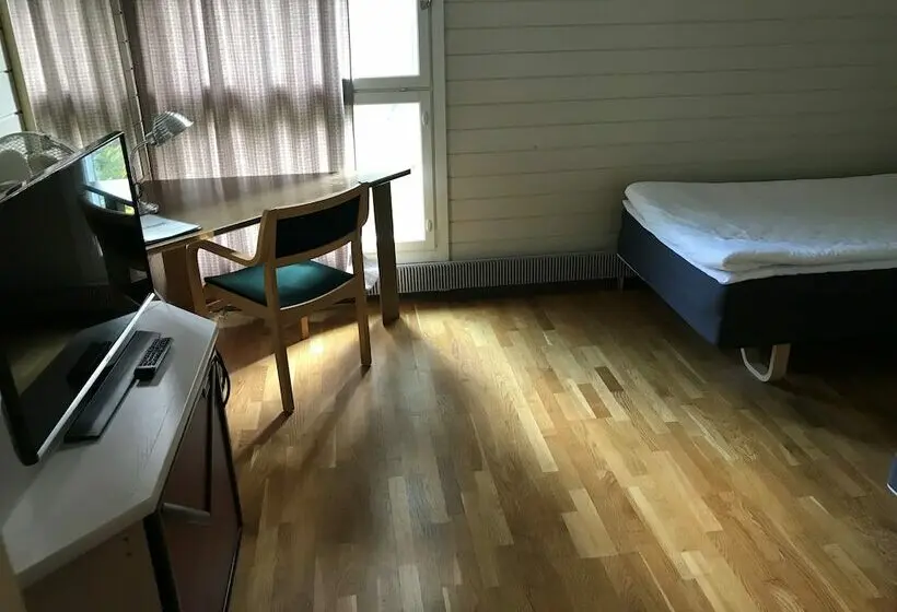 Standard Yhden Hengen Huone, Li Kiteenhovi