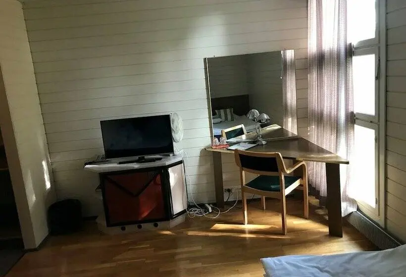 Standard-huone, Li Kiteenhovi