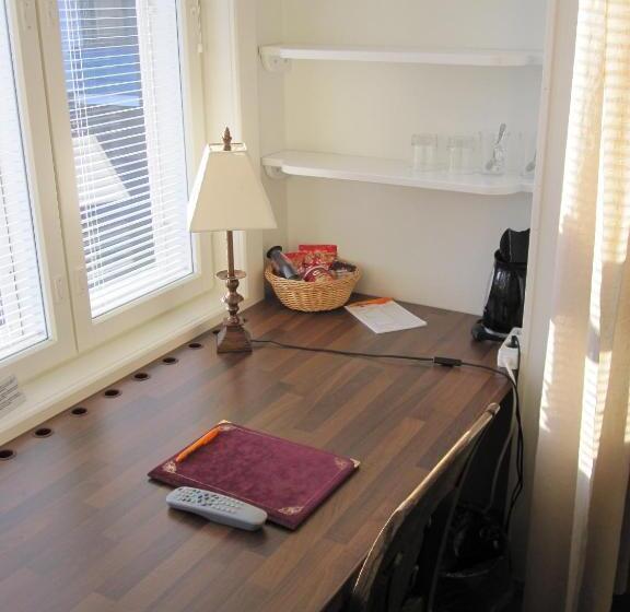 スーペリアールーム, Liravintola Alma