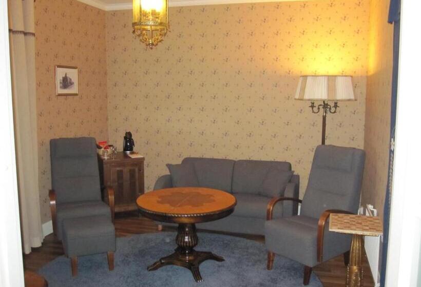 ハイドロマッサージバス付きスイート, Liravintola Alma