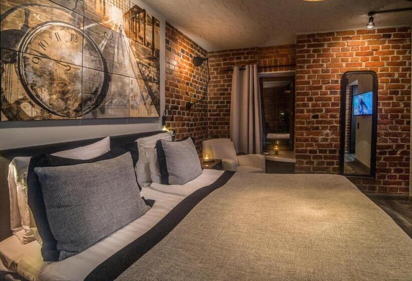 ジュニアスイート, Liravintola Alma