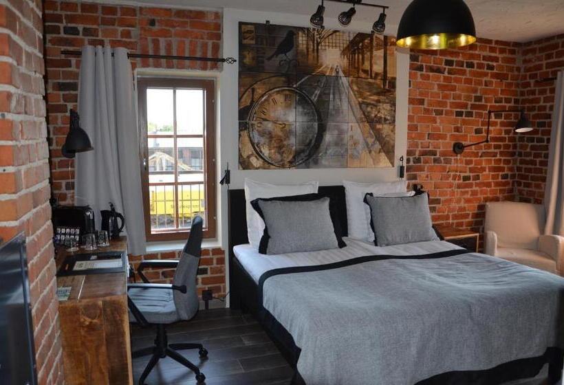 ジュニアスイート, Liravintola Alma