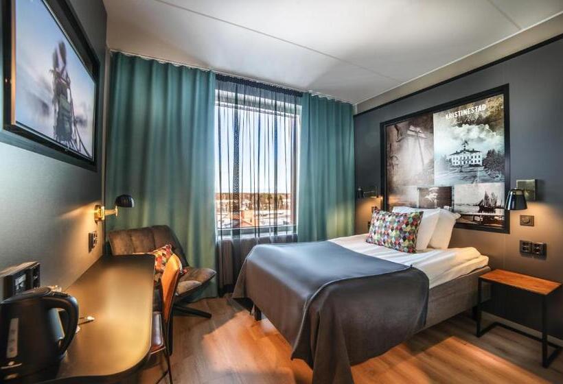 スタンダードシングルルーム, Liravintola Alma