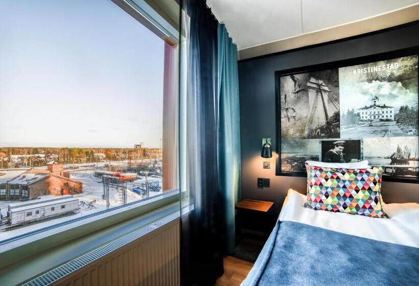 スタンダードシングルルーム, Liravintola Alma