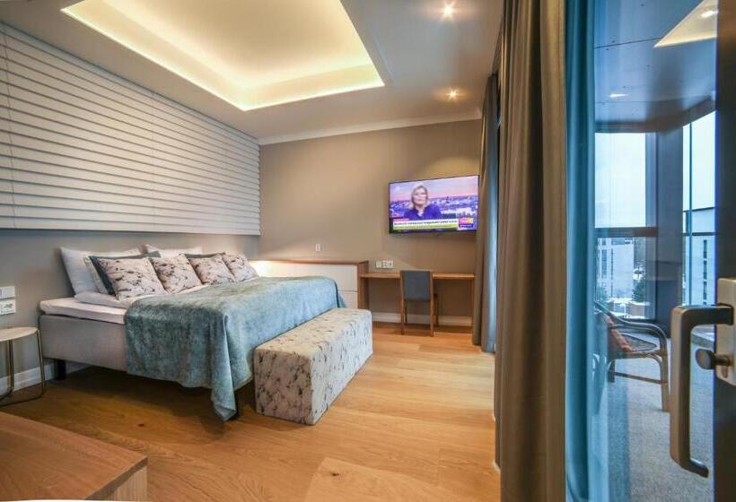 エクゼクティブスイート, Liravintola Alma