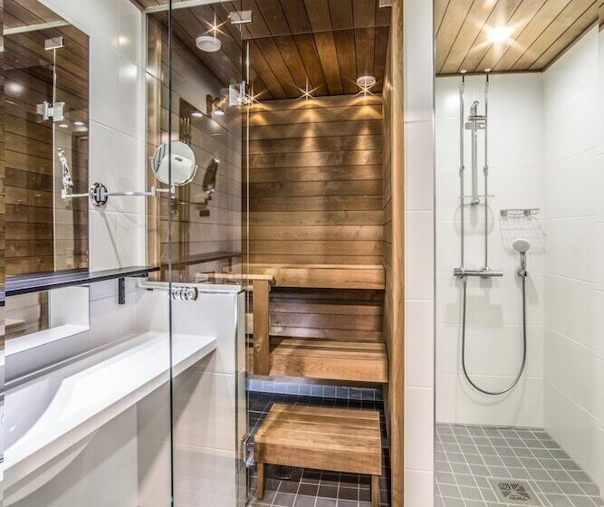 スーペリアールーム, Liravintola Alma