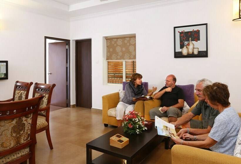 سوییت خانوادگی, Spice Grove