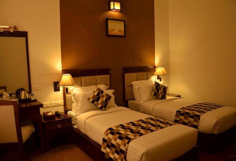 اتاق لوکس, Spice Grove